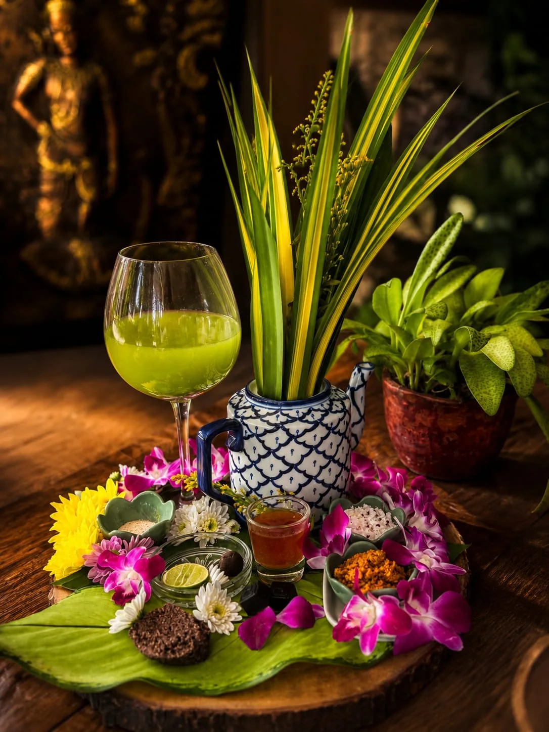 Green cleanse drink with herbs and spices